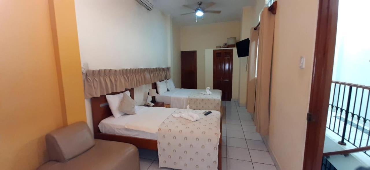 Hostal Huayruro Iquitos Extérieur photo