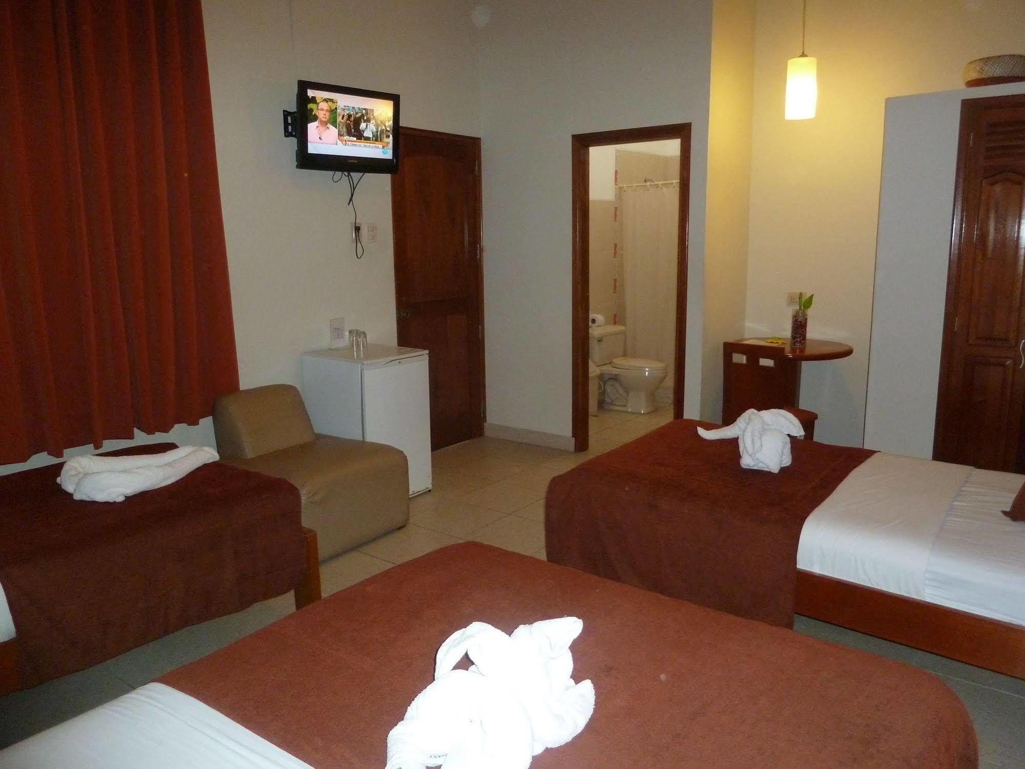 Hostal Huayruro Iquitos Extérieur photo