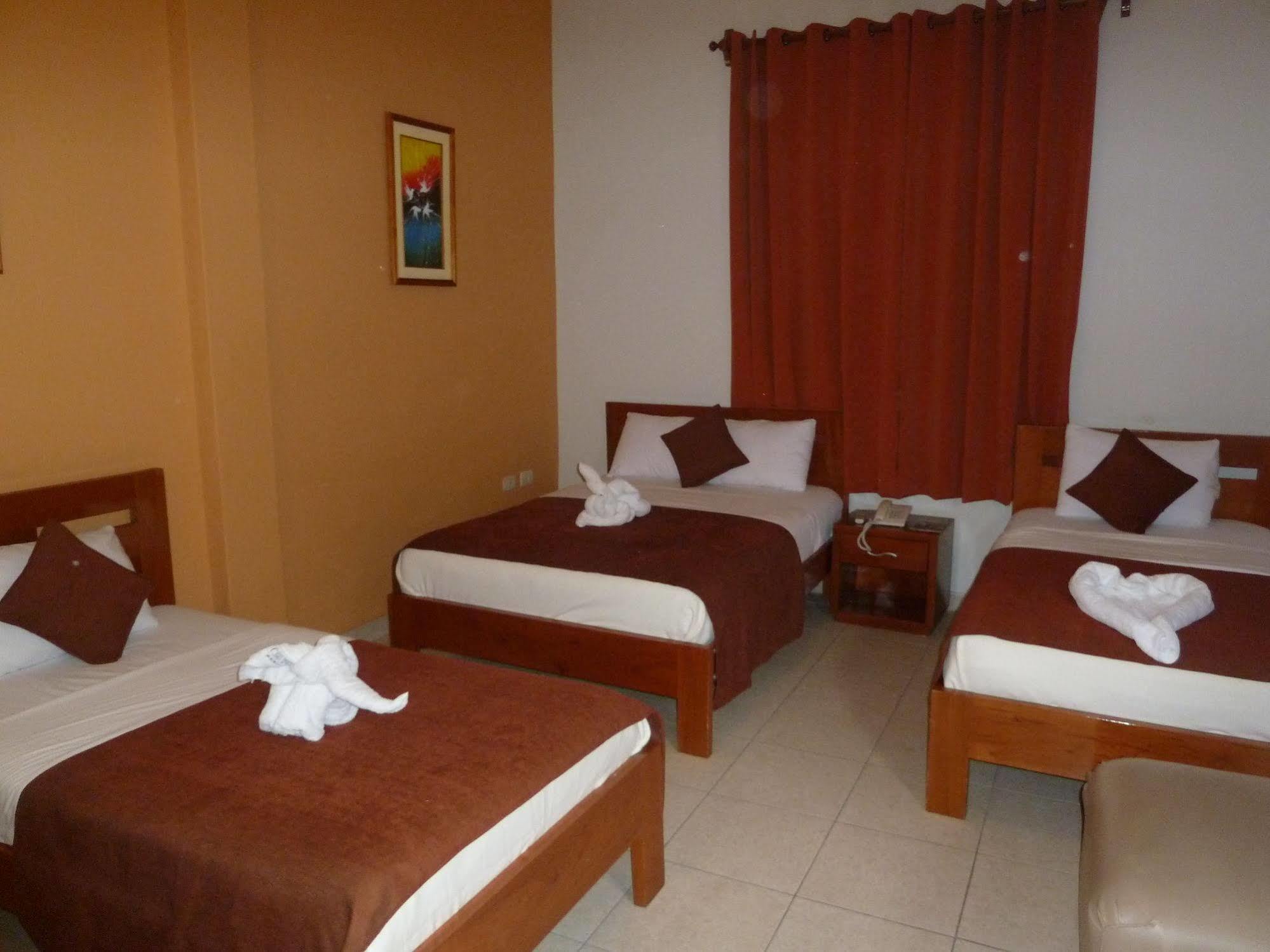 Hostal Huayruro Iquitos Extérieur photo