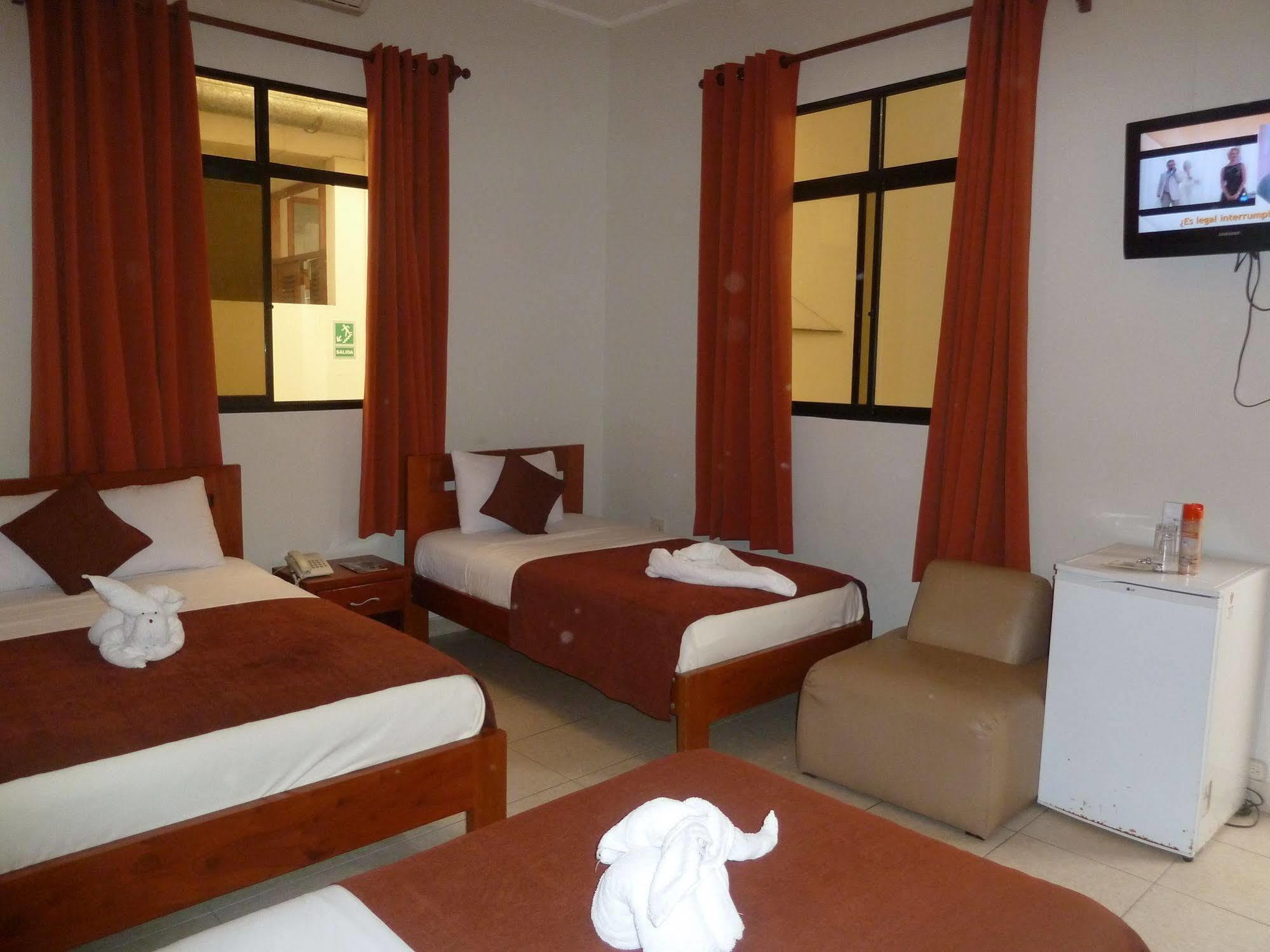 Hostal Huayruro Iquitos Extérieur photo