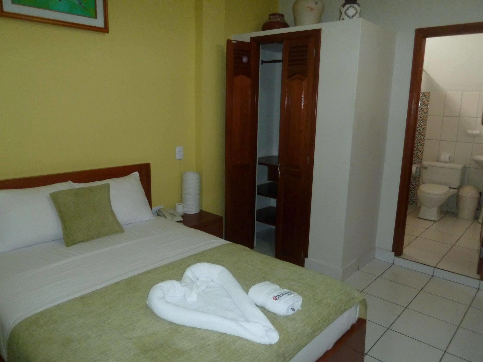 Hostal Huayruro Iquitos Extérieur photo