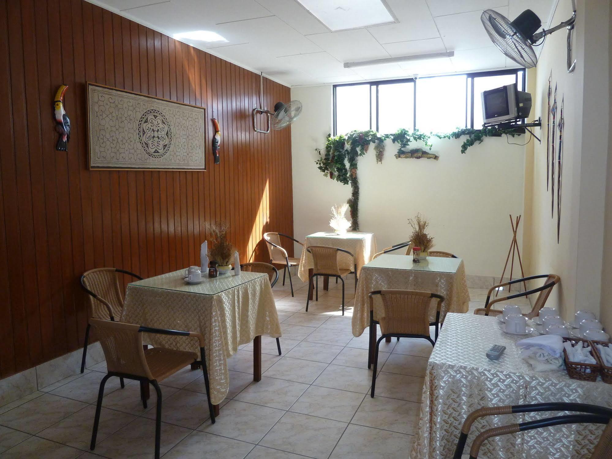 Hostal Huayruro Iquitos Extérieur photo